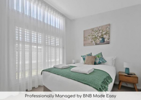 The Elm Apartments - The Sunshine Room
